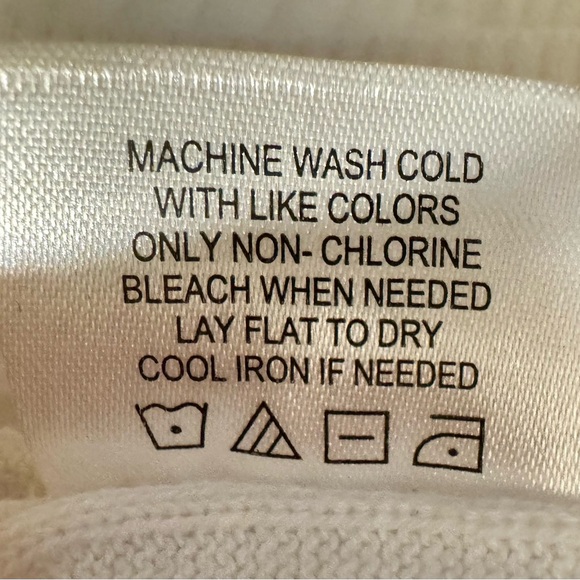 Tyler Boe M NWOT Cotton V-neck sweater B/W stripes - Picture 6 of 7